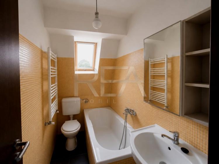 Apartament cu 3 camere decomandat, mobilat în Titan