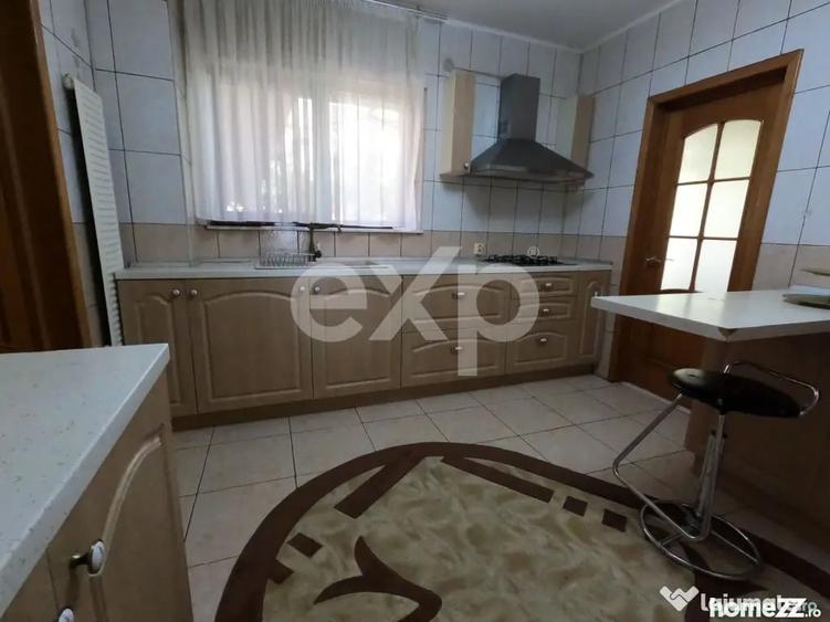 Casă cu 6 camere cu Teren 690 Mp în Găvana