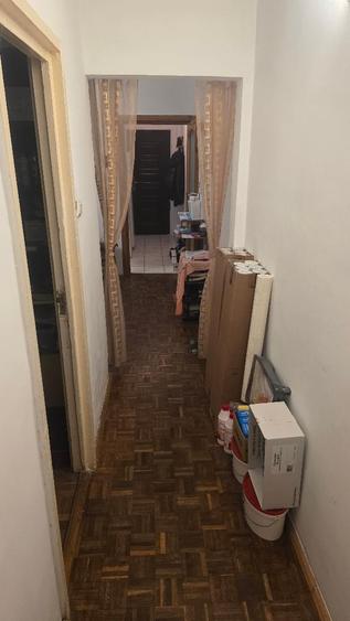 Apartament cu 3 camere semidecomandat în Groapa