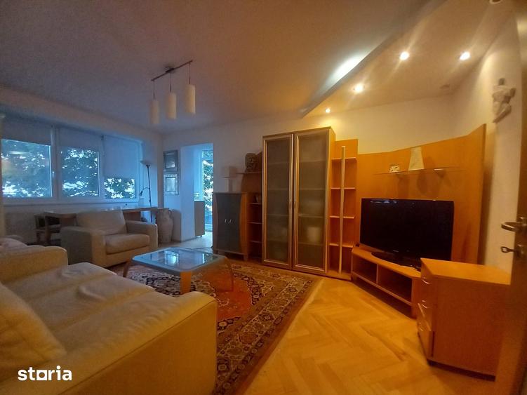 Apartament cu 3 camere semidecomandat în Progresul