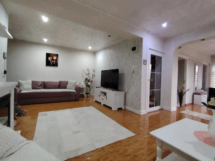 Casă cu 6 camere cu Teren 390 Mp în Central