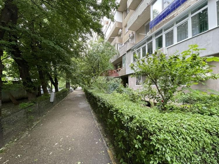 Apartament cu 2 camere semidecomandat, mobilat în Olteniței
