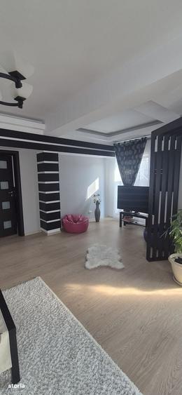 Casă cu 4 camere în Piatra