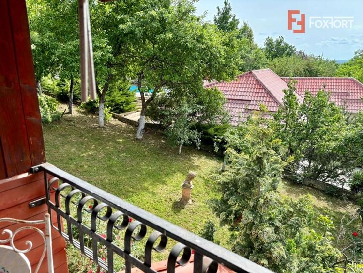 Casă individuală cu 5 camere cu Piscina în Ghioroc