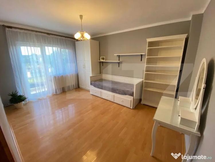 Casă cu 7 camere cu Teren 587 Mp în Valea