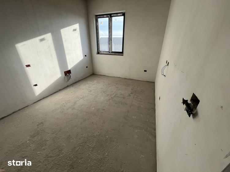 Casă cu 4 camere cu Teren 250 Mp în Vânători
