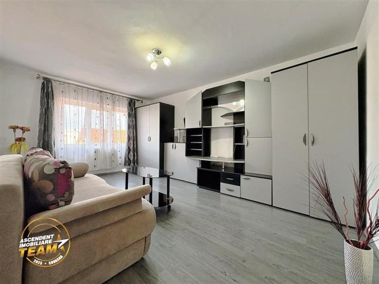 Apartament cu 2 camere decomandat, mobilat în Lenin