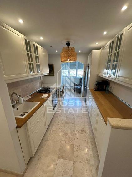 Apartament cu 3 camere decomandat, mobilat în Take Ionescu