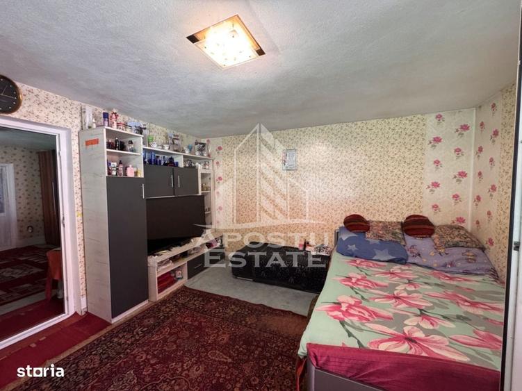 Casă cu 2 camere semidecomandat cu Teren 307 Mp în Central