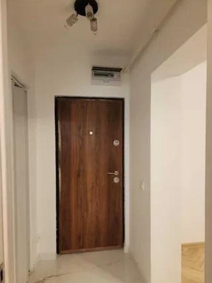 Apartament cu 2 camere semidecomandat, mobilat în Berceni
