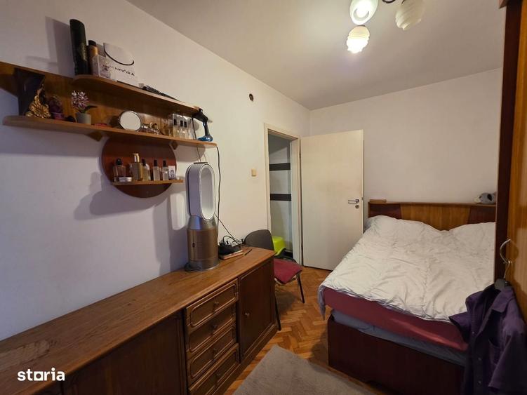 Apartament cu 3 camere decomandat în Deve