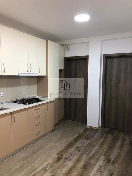 Apartament cu 3 camere semidecomandat, mobilat în Bună Ziua