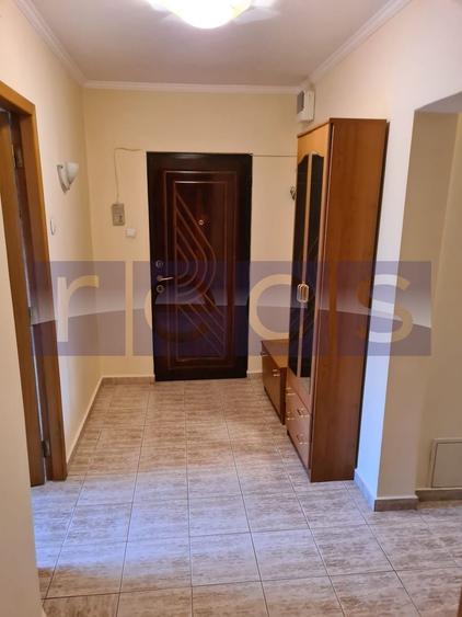 Apartament cu 3 camere decomandat, mobilat în Vitan Mall