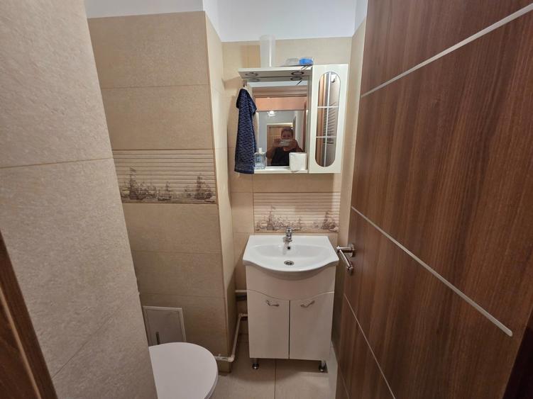 Apartament cu 4 camere decomandat în Doamna Ghica
