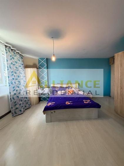 Apartament cu 4 camere semidecomandat, mobilat în Rahova