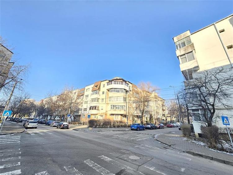 Apartament cu 2 camere decomandat în Mioriței