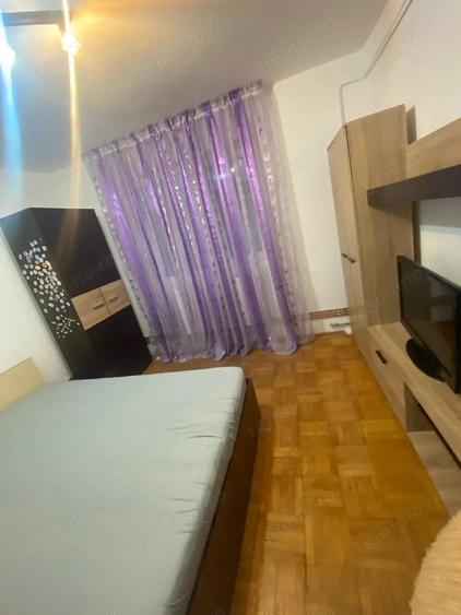 Apartament cu 2 camere semidecomandat în Girocului