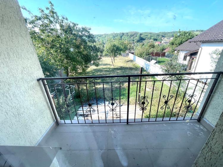 Duplex cu 4 camere cu Teren 600 Mp în Mărgineni