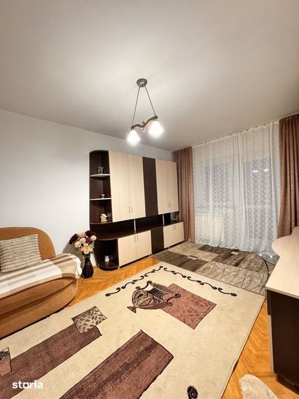 Apartament cu 3 camere decomandat în Decebal
