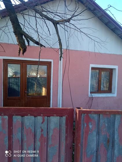 Casă cu 3 camere cu Teren 1000 Mp în Varnița