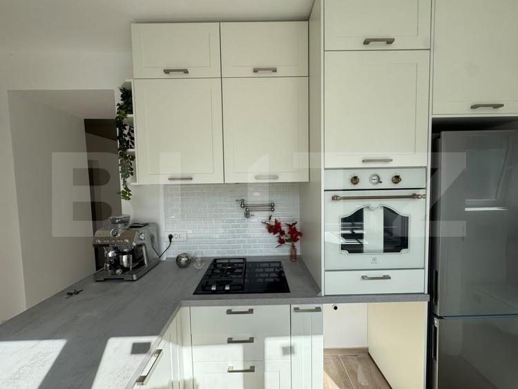 Apartament cu 3 camere semidecomandat în Semicentral