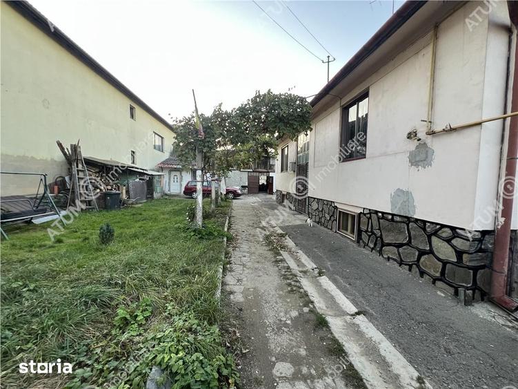 Casă cu 6 camere cu Teren 1260 Mp în Turnișor