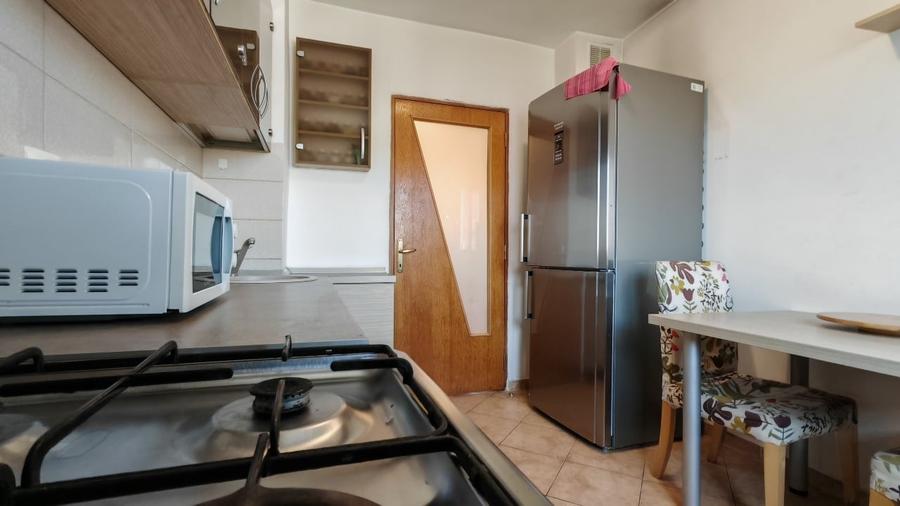 Apartament cu 2 camere semidecomandat, mobilat în Obor