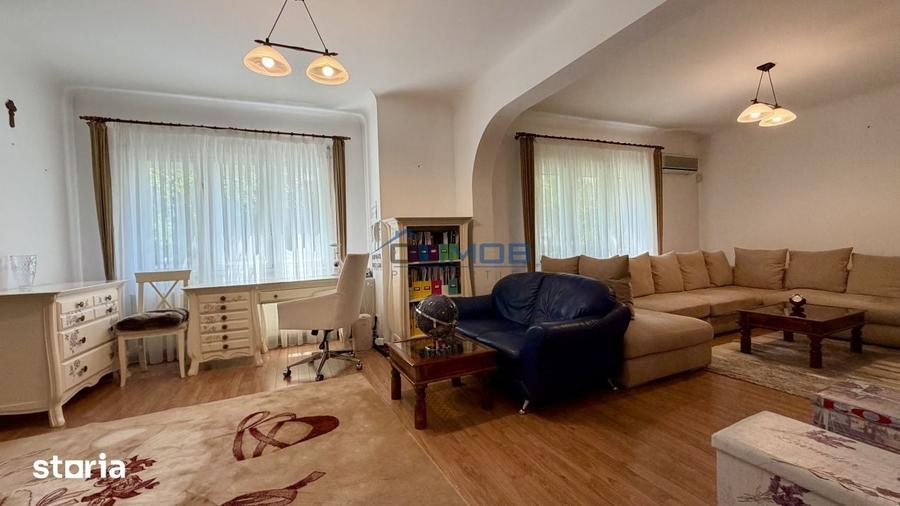 Casă cu 5 camere cu Teren 499 Mp în Domenii