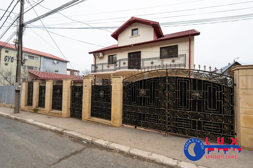 Casă individuală cu 5 camere cu Canalizare în Central