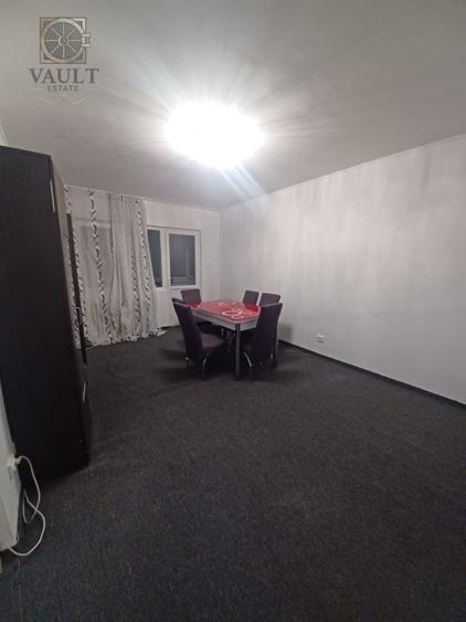 Apartament cu 3 camere semidecomandat în Pantelimon