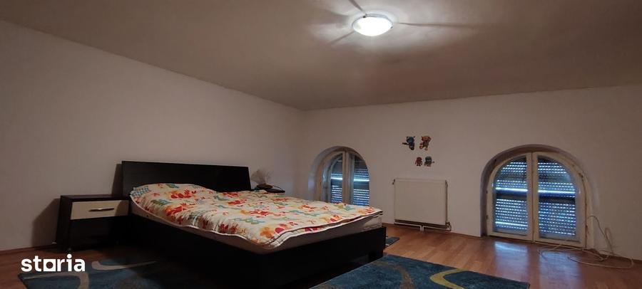 Apartament cu 4 camere în Central