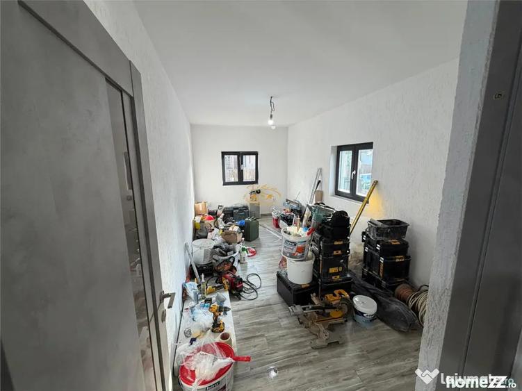 Casă cu 4 camere cu Canalizare în Lăzarea