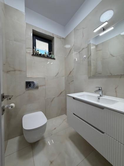 Duplex cu 4 camere cu Canalizare în Central