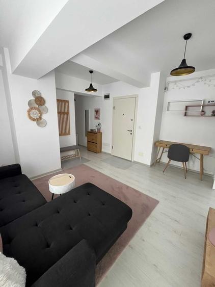 Apartament cu 2 camere semidecomandat în Cug