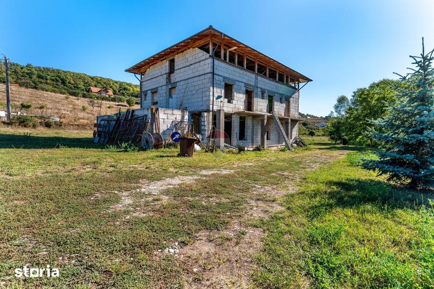 Spațiu comercial, de 563 mp, în Baciu