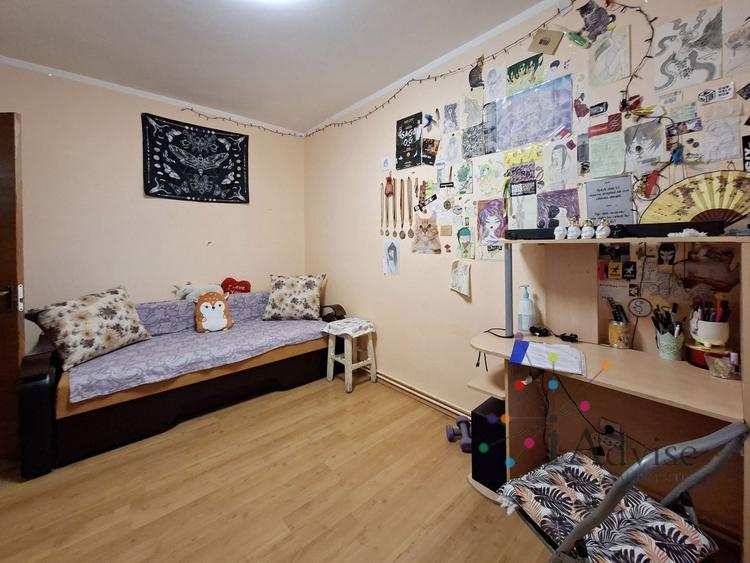 Apartament cu 3 camere decomandat în Răcădău