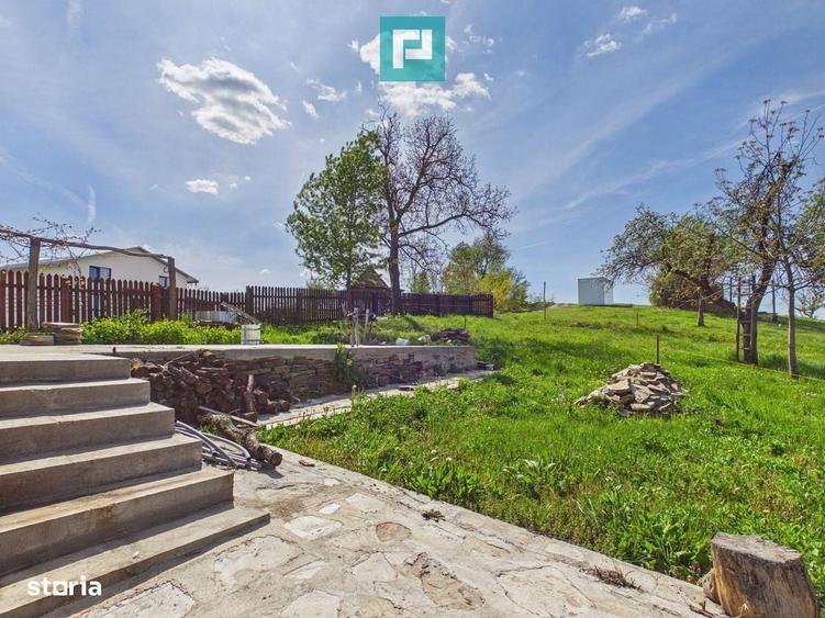 Casă cu 3 camere cu Teren 2000 Mp în Central