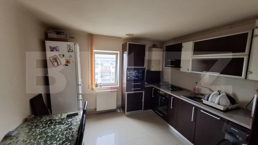 Apartament cu 3 camere decomandat, mobilat în Micro 11