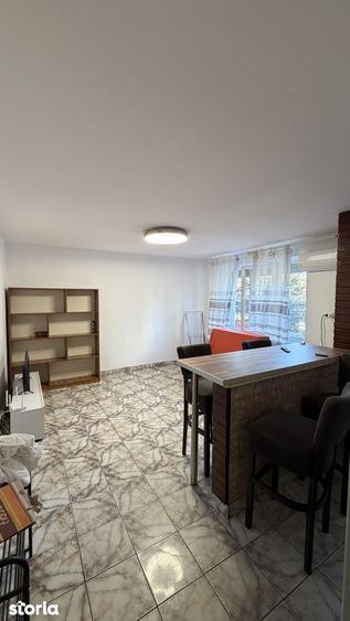 Apartament cu 2 camere semidecomandat, mobilat în Piața Unirii