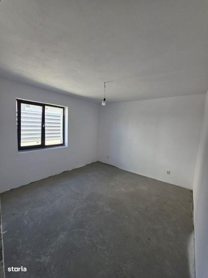 Casă cu 3 camere în Geamăna