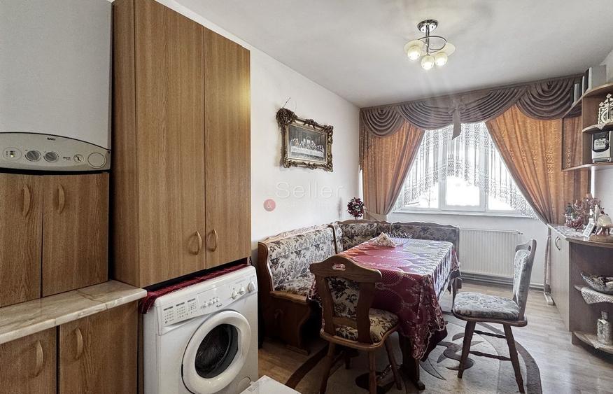 Apartament cu 3 camere decomandat, mobilat în Astra