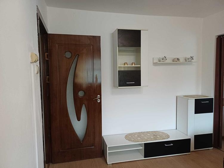 Apartament cu 2 camere semidecomandat în Nicolae Bălcescu