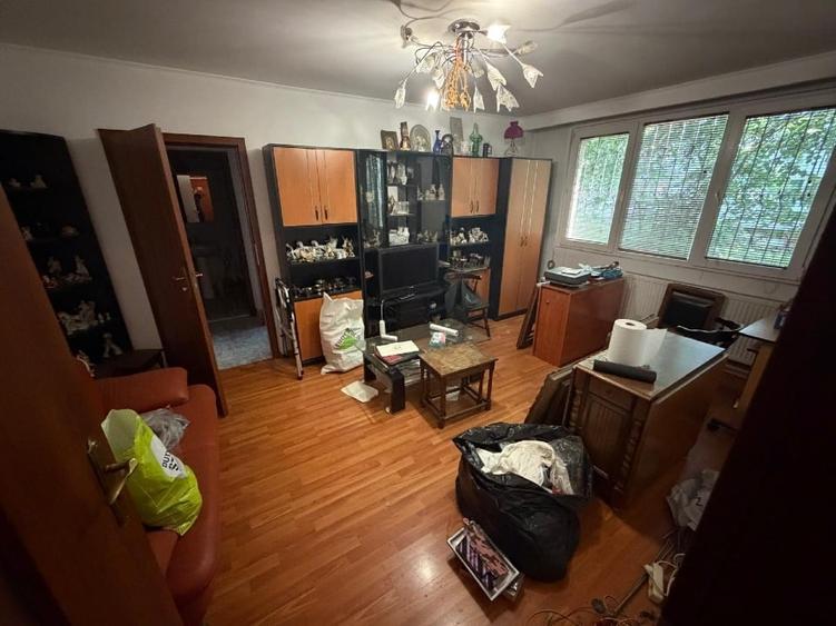 Apartament cu 3 camere semidecomandat, mobilat în Drumul Taberei