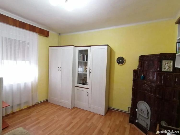 Casă cu 3 camere în Central