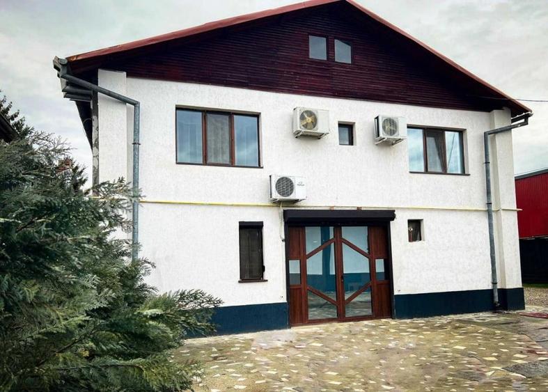 Casă individuală cu 4 camere cu Canalizare în B-dul București