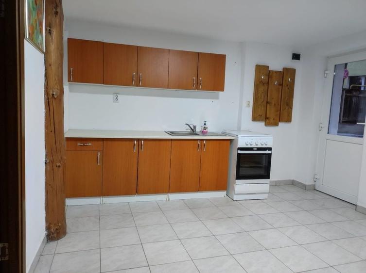 Casă cu 4 camere în Dosu Bricii