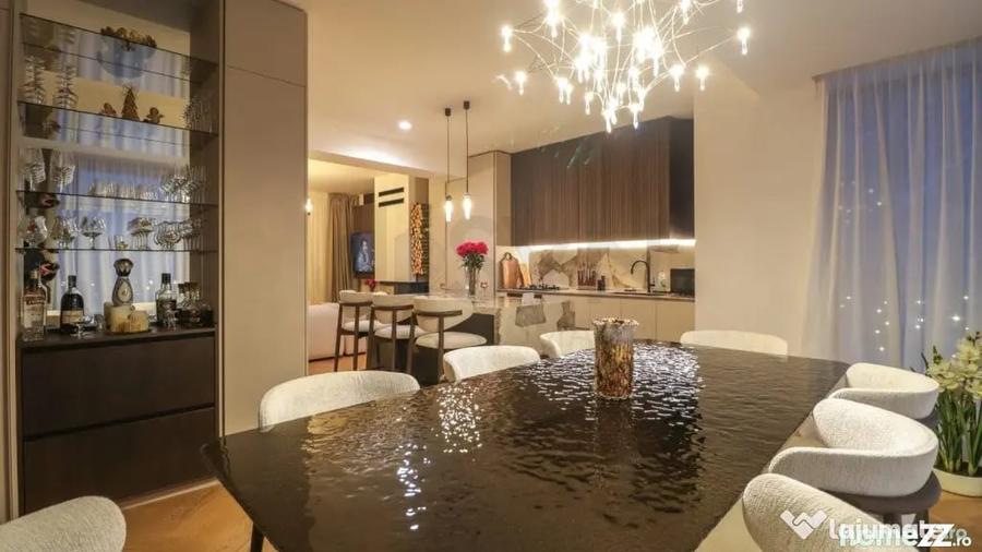 Apartament cu 3 camere decomandat, mobilat în Central