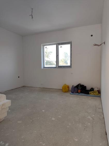 Casă individuală cu 3 camere cu Teren 350 Mp în Joița