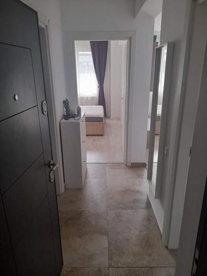 Apartament cu 2 camere decomandat în Roșu