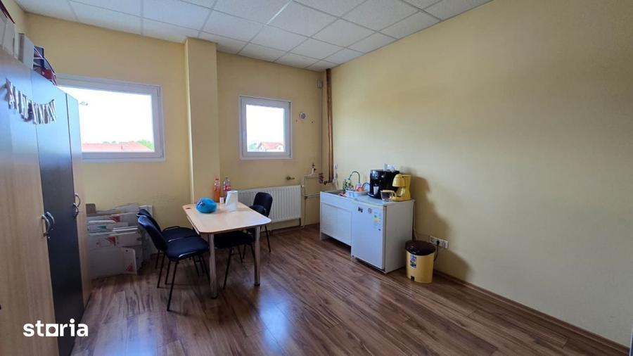 Spațiu comercial, de 140 mp, în Micro 16